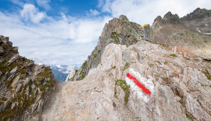 Furtwangsattel Eine Passhöhe im Sommer mit Wanderweg